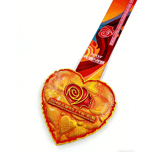 ميدالية مخصصة على شكل ساعة جيب بتصميم تذكاري للرحلات الطويلة، مصنوعة من سبيكة الزنك المطلية بالذهب، بتصميم عتيق ونص توضيحي للحدث - Product Image 3