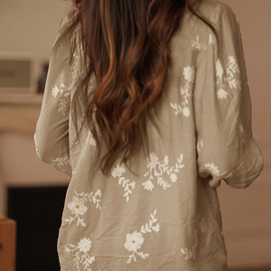 Camicetta Vintage da Donna con Ricami Floreali e Bottoni, Maniche Lunghe, Stile Casual Elegante con <span class=keywords><strong>Volant</strong></span> per Primavera - Product Image 2