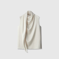Haut à col bénitier en soie 100% beige pour femme, nouveau style d'été, dos ouvert drapé avec décoration boutonnée, style décontracté
