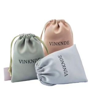 Bolsa de Terciopelo de Doble Cara, Ecológica y Duradera, con Bolsillo Largo de Felpa para Guardar Aretes y Joyas, Logotipo Impreso, 7*9 cm - Product Image 5