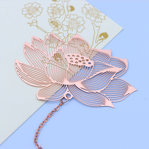 <span class=keywords><strong>Livre</strong></span> en métal Fleur de lotus Marque-page en or rose avec pendentif Promotion personnalisée Gravure Marque-page de mode Marques BSCI - Product Image 3