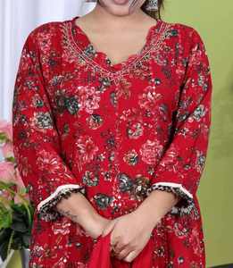 Nuevo y elegante traje ANARKALI étnico de rayón con cuello y pantalón con trabajo artesanal, y dupatta, para mujer, ideal para fiestas. - Product Image 2