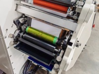 Machine d'impression flexographique CI JR27-7C 6-12 couleurs pour autocollants adhésifs de type satellite, film laminé, découpe et refendage