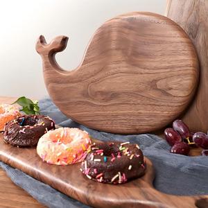 Tabla de Cortar de Madera Maciza de Nogal con Diseño de Dibujos Animados Personalizado <span class=keywords><strong>en</strong></span> Forma de Ballena, Irregular, Amada por los Niños - Product Image 2