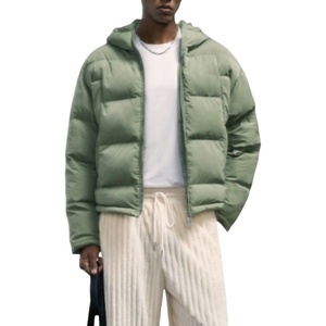 Chaqueta de Hombre Acolchada, Negra, Alta, de Tela, con Forro Térmico, Estilo Softshell, Proveedor OEM - Product Image 1