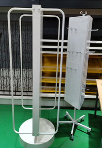 サイドレールと小さな棚を備えた回転式丸型ディスプレイ棚 - Product Image 2