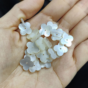 Natural White Shell Gemstones one Hole Four Leaf Clover Jewelry Mother Of Pearl Shell Loose <b>Beads</b> for Jewelry Making - Product Image 4