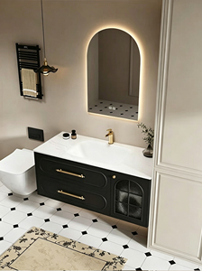 Meuble de salle de bain mural personnalisé avec vasque intégrée en pierre de Keramin importée de style crémeux, miroir encadré et lavabo courbé à chaud - Product Image 5