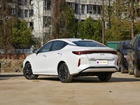 Sedán Eléctrico JAC Yiwei Aipao de 174hp Fabricado en China con Batería LFP de 54.2kWh y Carga Rápida para Servicios de Transporte y Taxis