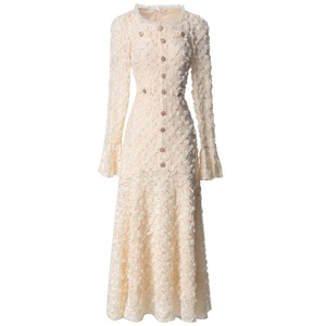 加大码蕾丝长裙2025春季舞会女性全蕾丝花朵图案纽扣喇叭裤马克西连衣裙精品 - Product Image 1