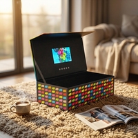 Boîte vidéo numérique rigide en forme de livre avec écran LCD de 7 pouces, conçue sur mesure, matériaux recyclés, fermeture magnétique, gaufrage quadricolore