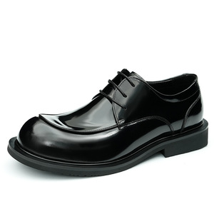 Chaussures en cuir polyvalentes pour hommes, style business casual, à bout large, en cuir verni de style britannique, aspect jeune. - Product Image 5