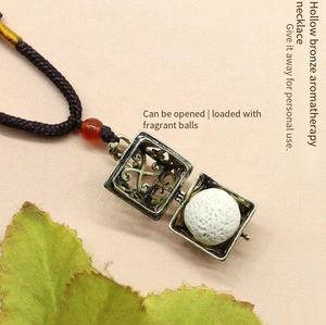Collar Difusor <span class=keywords><strong>de</strong></span> Aromaterapia Antiguo al por Mayor con Colgante <span class=keywords><strong>de</strong></span> Bola <span class=keywords><strong>de</strong></span> Lava para Aceites Esenciales para Hombres y Mujeres - Product Image 3
