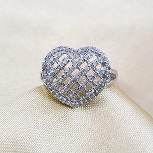 Jewelspaark – bague en diamant 0.59 Cttw, coupe ronde, en argent sterling 925, en forme de cœur, bijoux de fiançailles pour femmes, taille 8 - Product Image 2