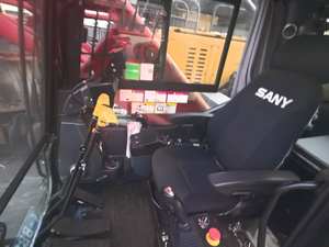 Grúa sobre orugas SANY SCC750 usada de 75 toneladas para construcción portuaria, usada en Vietnam, se vende muy bien - Product Image 4