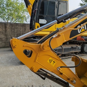 Excavatrice sur chenilles d'occasion CAT306E certifiée CE/EPA, 6 tonnes, modèle 2022, avec pince hydraulique, attache rapide, moteur, pompe à engrenages et roulement - Product Image 3