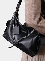 Noir grande capacité en cuir de vachette souple sac à bandoulière unique nouveau sac de moto fourre-tout chaîne en cuir véritable femmes pochette en gros