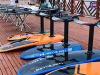 Planche de surf électrique hydrofoil TAMEBILLOW EF01/02/03 en gros de Chine, 210cm*70cm, stable, unisexe, pour utilisation en mer