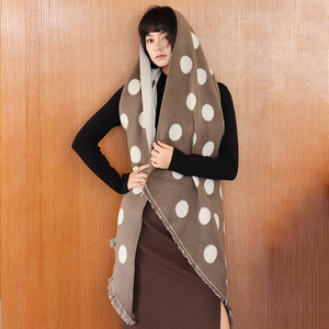 Vente en gros de cape poncho à pois avec franges, style coréen, écharpe châle mignonne pour femme, automne hiver - Product Image 3