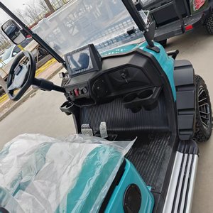 Nouveau modèle de voiturette de golf certifiée CE 2+2 places, sièges bicolores - Product Image 4