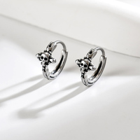 Boucles d'oreilles créoles gothiques avec croix et crâne, finition antique, accessoires punk tendance