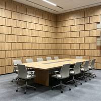 Panneau acoustique en placage reconstitué à motif de parquet classique 600x600mm, grain de bois, panneau mural absorbant le son pour bureau