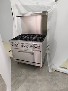 Fornello a Gas Professionale in Acciaio Inox di Alta Qualità con Quattro Bruciatori, Piastra e <span class=keywords><strong>Forno</strong></span> <span class=keywords><strong>per</strong></span> Ristoranti - Product Image 3