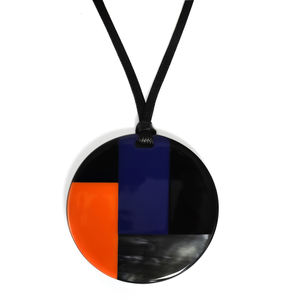 Colgante de Cuerno de Búfalo Hecho a Mano por Minh Giang, Joyería de Cuerno Natural Pulido, Collar con Dije de Vietnam - Product Image 3