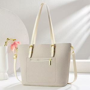 Sac fourre-tout à bandoulière grande capacité, nouveau sac minimaliste pour femmes, sac à main en cuir PU pour femmes - Product Image 1