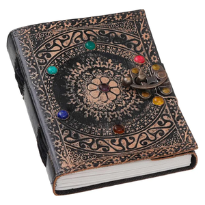 สมุดบันทึกหนังสีดำพรีเมียมลายมันดาลา พร้อมหินจักระ ทำมือสไตล์วินเทจ สมุดบันทึกจิตวิญญาณ ของขวัญสไตล์โบโฮ - Product Image 5