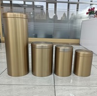 Poubelle à bascule dorée compacte en acier inoxydable, idéale pour la salle de bain, la cuisine et le bureau, fabriquée à la main en Inde
