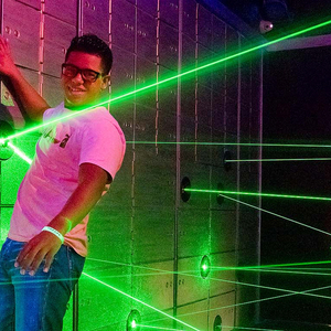 Piso LED interactivo Laser Challenge Mirror Maze <span class=keywords><strong>Room</strong></span> Juego de sala de <span class=keywords><strong>escape</strong></span> interior <span class=keywords><strong>para</strong></span> niños <span class=keywords><strong>Adultos</strong></span> Centro comercial Trampoline Park - Product Image 1