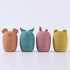 Juguete de silicona para niños con forma de animales, rociador de agua, artefacto de baño con función musical para baño y piscina, con diseño de conejo y pato. - Product Image 1