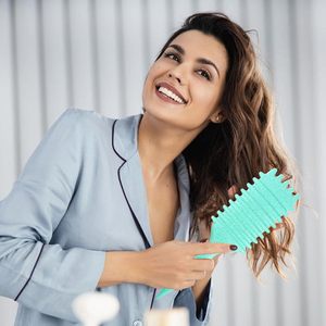 Produits populaires : Brosse démêlante et coiffante en paille de blé écologique pour le contrôle des frisottis et la définition des boucles - Product Image 3