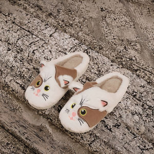 Vente en gros de peluches douces et confortables en forme de chat de dessin animé, pour femmes et filles, idéales pour l'hiver et l'intérieur - Product Image 2