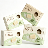 Boîte à savon de luxe recyclable en carton ivoire avec gaufrage à chaud doré, pelliculage brillant quadricolore, fermeture magnétique, forme ovale
