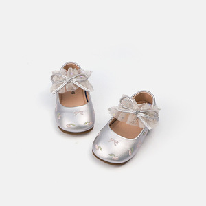 Scarpe Basse da Principessa con Suola Morbida <span class=keywords><strong>per</strong></span> Bambine, Scarpe da Passeggio Primaverili <span class=keywords><strong>per</strong></span> Neonate con Fiocco in Pizzo e Ricamo a Ciliegia - Product Image 3