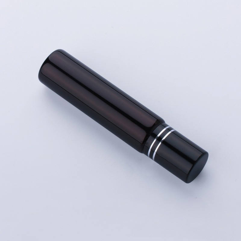 สีดำมีเส้น