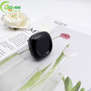 Diffuseur de parfum de luxe pour voiture, longue durée, personnalisé, en forme carrée, avec parfum de rose et de cologne, à clipser sur la grille d'aération ou le tableau de bord - Product Image 3