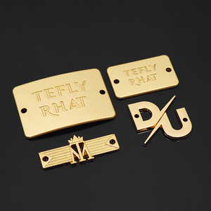 ป้ายโลหะม้วนสี่เหลี่ยมสำหรับฮิญาบผ้าพันคอรองเท้าเสื้อผ้าอุปกรณ์เสริมสำหรับเสื้อผ้าแบรนด์ตามสั่งลายสี่เหลี่ยมสี่เหลี่ยมสีทอง - Product Image 2