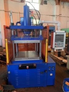 Máquina de prensado de goma de cuatro pilares, prensa térmica de troquelado SMC/<span class=keywords><strong>BMC</strong></span> automática - Product Image 3