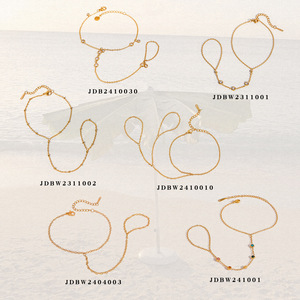 Elegante Pulsera de Anillo de Acero Inoxidable con Perlas de Zirconia Estilo Europeo Americano, Lujo Ligero, Sensación de Alta Gama, Acero de Titanio Inalterable al Color - Product Image 1