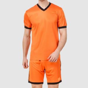 Ensemble d'uniformes de football personnalisés pour hommes, respirant, antibactérien, léger, en polyester, comprenant un maillot d'entraînement de football - Product Image 6