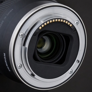 Lente Teleobjetivo Profesional Tamron 70-300mm F/4.5-6.3 Di III RXD Original Usado para Montura <span class=keywords><strong>Nikon</strong></span> Z Z5 <span class=keywords><strong>Z6</strong></span> <span class=keywords><strong>II</strong></span> Z7 <span class=keywords><strong>II</strong></span> Z8, Probado en Perfecto Estado - Product Image 3