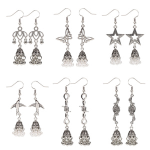 Pendientes colgantes chapados en plata vintage bohemios con perlas de imitación para mujer, joyería de fiesta, mariposa, estrella, campana, animal, flor - Product Image 1