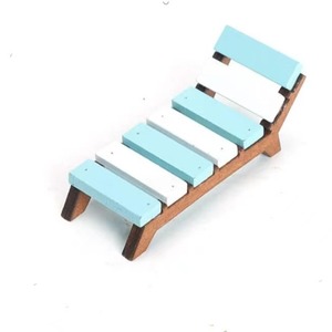 Chaise longue de plage d'été, ensemble de meubles miniatures en bois, jouet pour maison de poupée, 9x3.5x3.8cm, bleu et blanc - Product Image 3