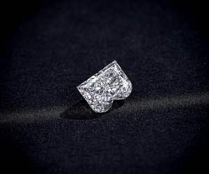 Diamante Cultivado en Laboratorio de 141 Quilates, Corte Brillante Redondo, Diamante de Laboratorio Único con Inicial, Certificado IGI para Anillo de Compromiso o Colgante - Product Image 5