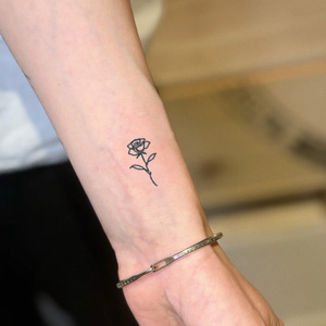 <span class=keywords><strong>Tatouage</strong></span> temporaire Simple-Line <span class=keywords><strong>Rose</strong></span>, <span class=keywords><strong>tatouage</strong></span> semi-permanent, imperméable, résistant à la transpiration, dure 2 semaines, <span class=keywords><strong>tatouage</strong></span> réaliste pour le bras, la jambe - Product Image 4