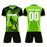 Tenue de football vert lime et noir à motif géométrique, maillot personnalisé avec nom et numéro imprimés pour les matchs de club et l'entraînement d'équipe