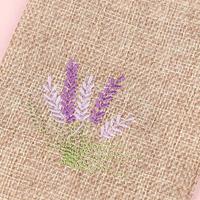 Petite pochette d'emballage écologique pour bijoux en jute brodée arôme lavande Sac cadeau en toile de jute imprimé avec logo personnalisé avec cordon de serrage